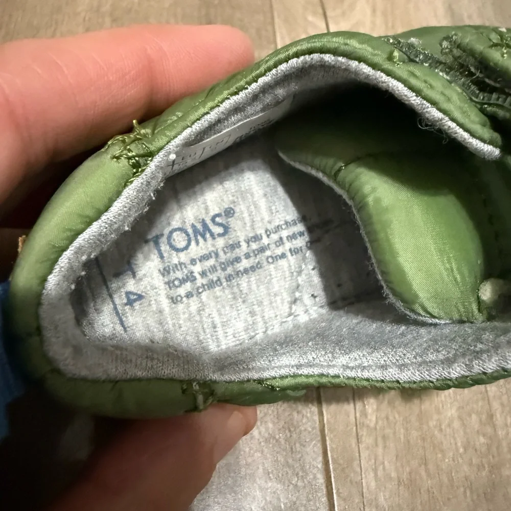 TOMS Lenny Slip On Sneaker Double Strap Shoe Green Toddler 4‎ Padded Quilted
